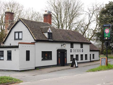 Photograph of the Rose pub in Stapleford